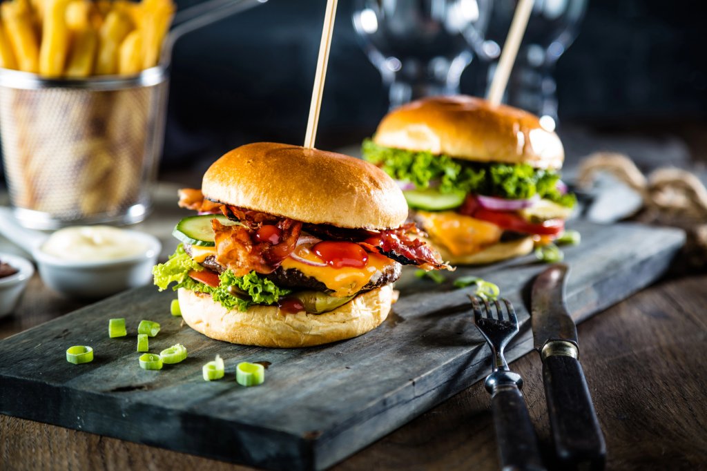 Fabrică de burgeri la Cluj. O carmangerie va investi aproape 17 mil. euro în noua unitate de producție
