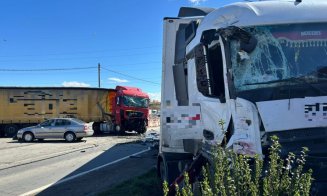 Cum s-a produs carambolul din Turda? Patru autovehicule, făcute PRAF / Bărbat, transportat la spital