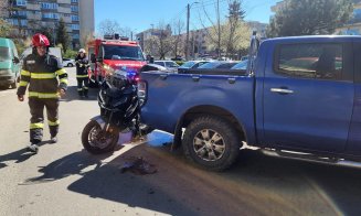 ACCIDENT rutier în Gheorgheni. Motociclist, consultat de paramedicii SMURD