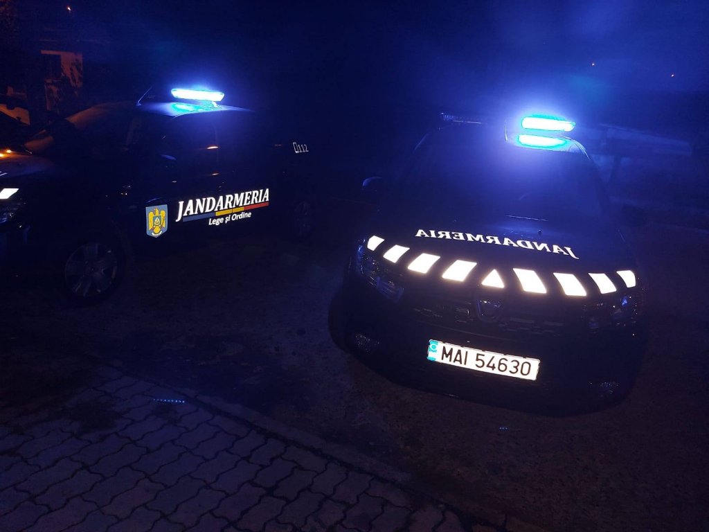 Conflict între suporterii "U" și CFR, în zona gării din Cluj-Napoca. Au fost găsite asupra lor arme albe