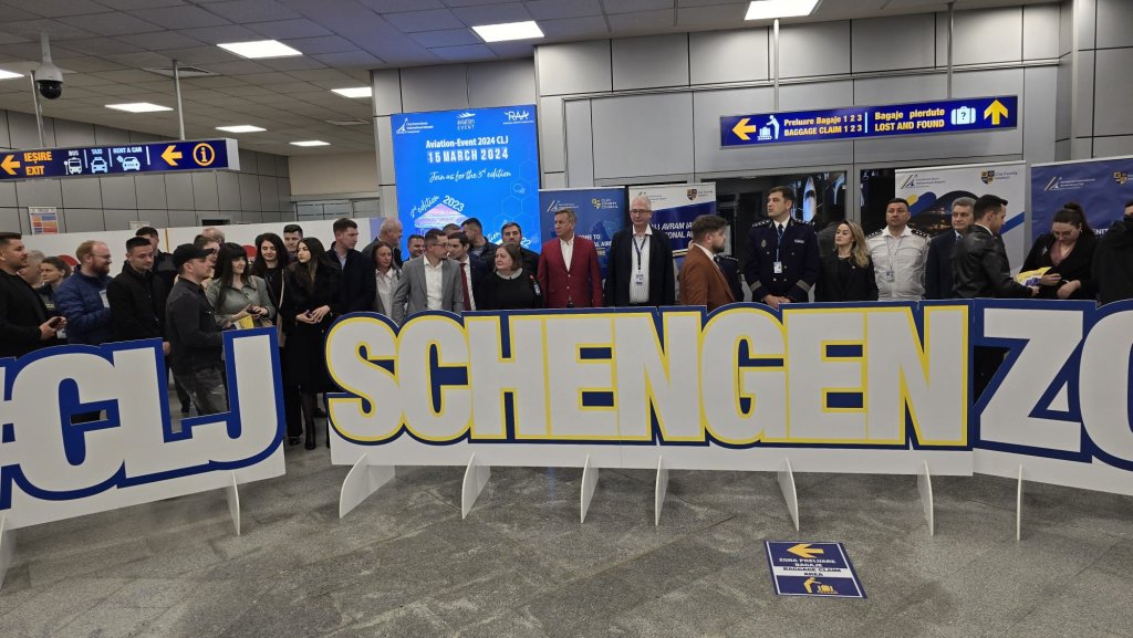 Aeroportul din Cluj a intrat oficial în Schengen. Primii pasageri au aterizat la miezul nopții / De unde au sosit