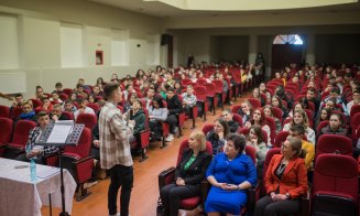 O nouă conferință pentru prevenirea consumului de droguri în rândul adolescenților clujeni. Au participat peste 300 de persoane