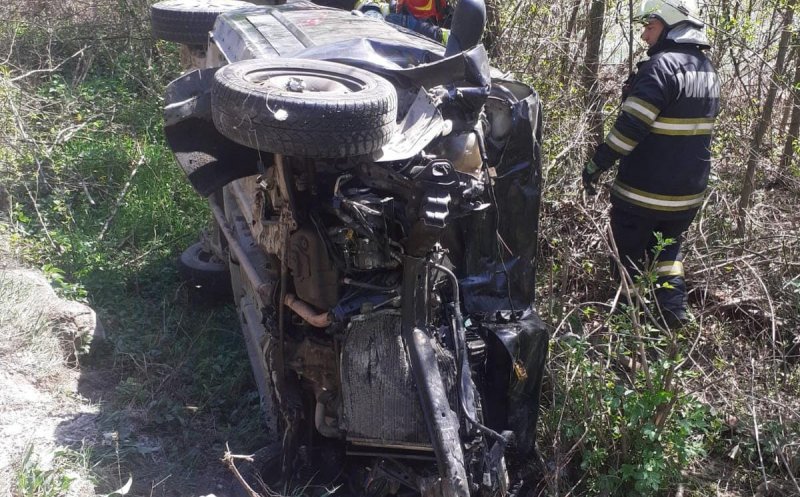 Coliziune între un camion și o mașină într-o localitate din Cluj. O victimă a fost transportată la spital