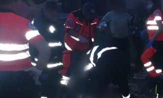 Incident GRAV într-o comună din Cluj! Bărbat strivit de o placă de beton / A fost transportat la spital în stare critică