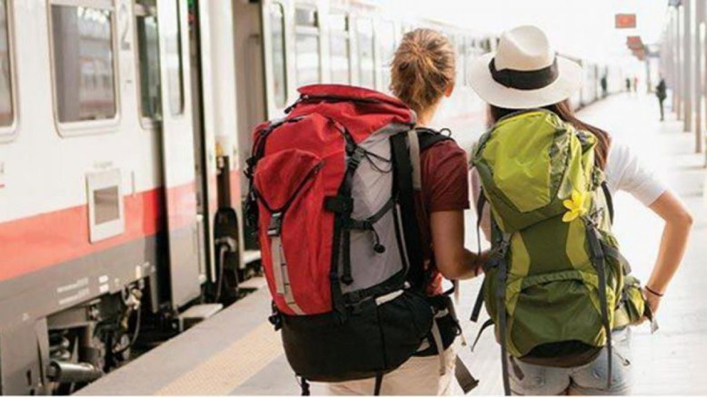 Comisia Europeană le oferă tinerilor zeci de mii de permise de călătorie gratuite