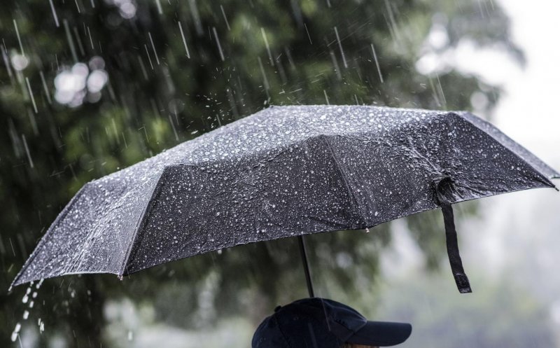 Temperaturi mai coborâte decât cele specfice acestei perioade în cea mai mare parte a ţării şi ploi, săptămâna viiitoare