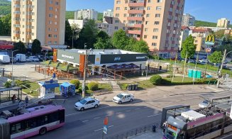 Drive-Thru din Mănăştur: Gata de deschidere / "Au lucrat şi de Florii, până la 6 seara"