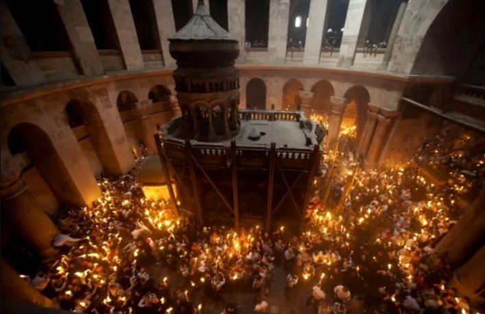 Miracolul Luminii Sfinte de la Ierusalim. Când va ajunge în România