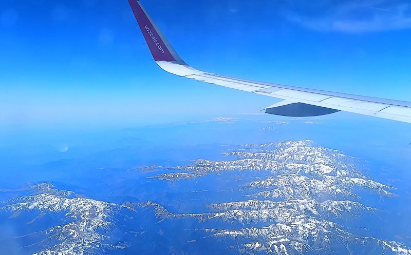 Turbulențe în timpul zborului? Care este probabilitatea ca avionul să cadă