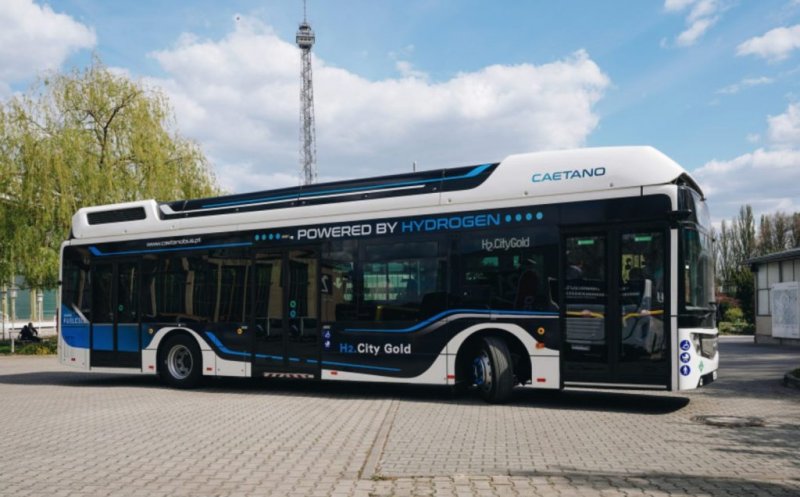Un autobuz alimentat cu hidrogen va fi disponibil pentru testare în Cluj-Napoca. Orașul ar urma să aibă 40 de astfel de vehicule. VEZI pe ce linii