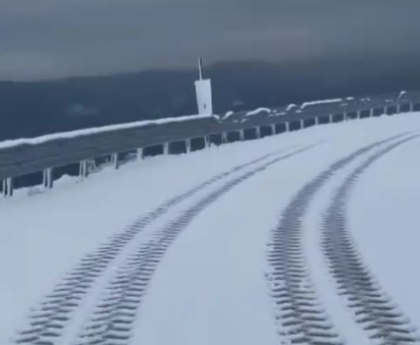 A nins din nou la munte! Imagini de pe Transalpina cu noul strat de zăpadă
