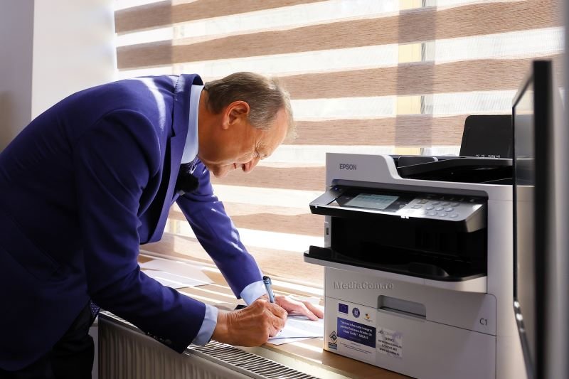 Primul certificat de naștere în format digital semnat de primarul de la Turda