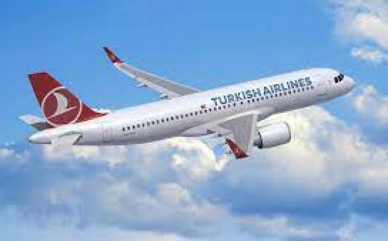 Incident grav pe un aeroport din Romania. Un Airbus, cu aproape 270 de oameni la bord, a lovit zece balize la decolare (raport)