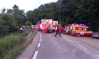 Una dintre victimele accidentului devastator din Bistrița, transferată la Cluj. Minor de 16 ani mort și șapte persoane rănite