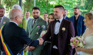 Zeci de cupluri s-au căsătorit astăzi în Parcul Central din Cluj-Napoca