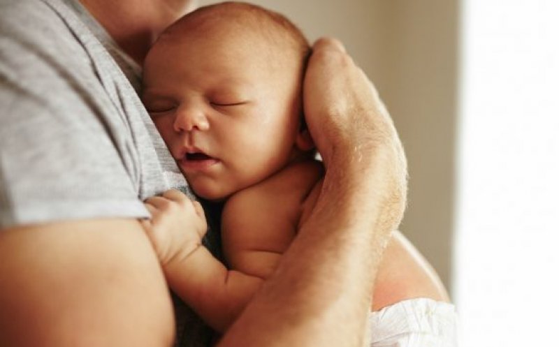 Concediu paternal pentru toţi taţii salariați! Câte zile libere vor primi