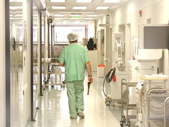 Guvernul deblochează mii de posturi în spitale și în servicii de ambulanță