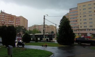 Furtuna a ajuns și în Cluj-Napoca! Cod PORTOCALIU de ploi torențiale și grindină / "Evitați deplasarea"