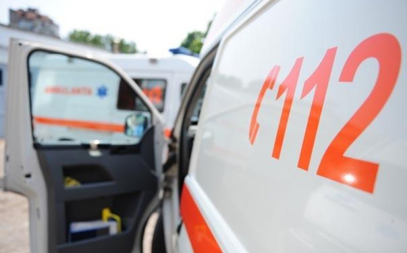 ACCIDENT rutier cu victimă încarcerată pe o stradă din Cluj-Napoca. Pompierii au intervenit