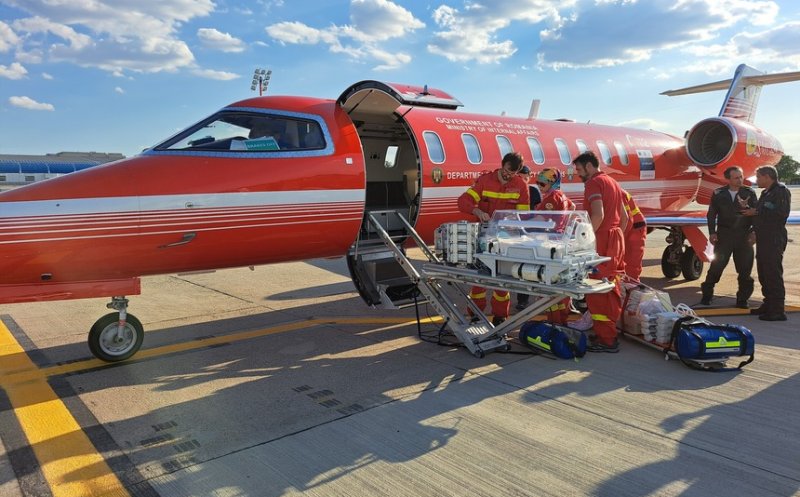 Fetiţă în vârstă de doar două zile, aflată în stare critică, transferată cu două aeronave SMURD de la Galaţi la Cluj-Napoca