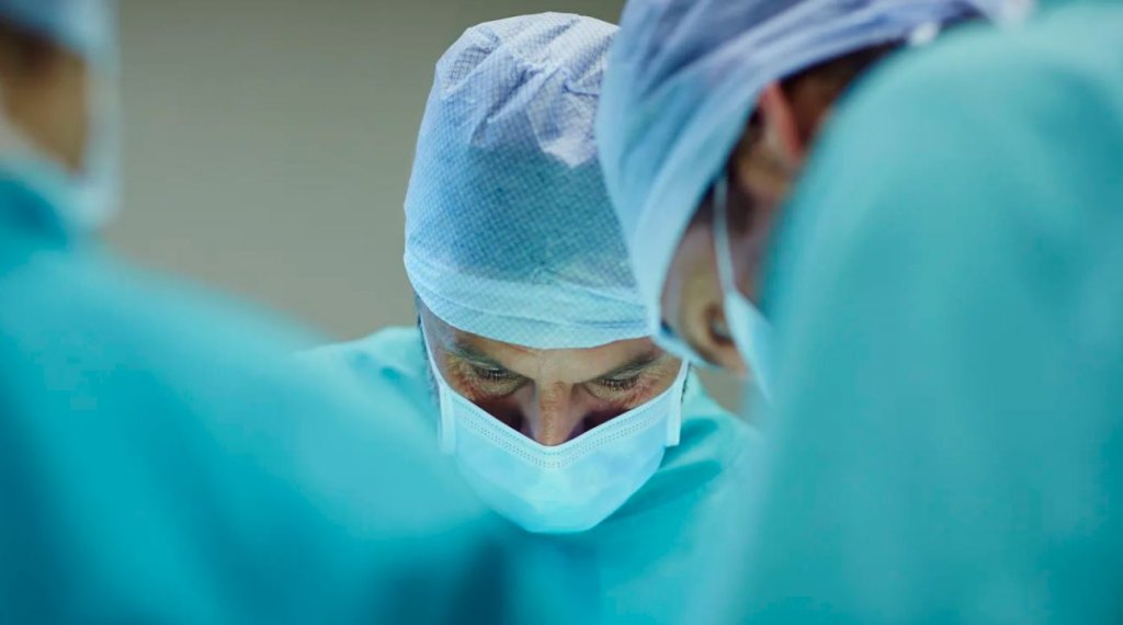 Descoperire care ajută la vizualizarea celulelor canceroase. E o "a doua pereche de ochi" pentru chirurgi