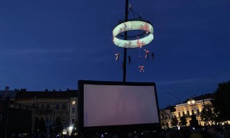 Gala de deschidere TIFF 2024: Nicu Alifantis, o prezentare a 14 câini vedetă, acrobați suspendaţi de o macara și sctrița americană Jojo T. Gibbs