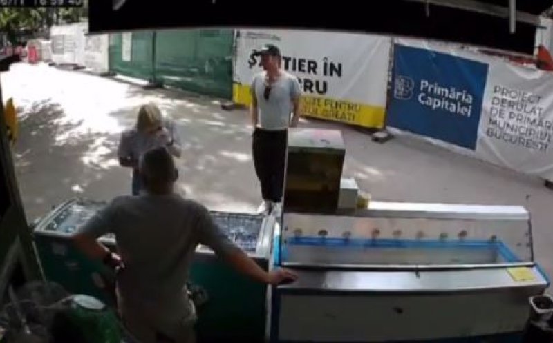 Solistul Coldplay, fără fițe de vedete: S-a plimbat printr-un parc din București și și-a luat înghețată de la o tarabă