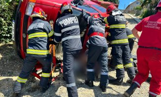 Cluj: O autoutilitară s-a RĂSTURNAT peste o tânără de 20 de ani. A intervenit descarcerarea