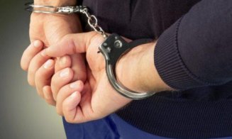 Un clujean și-a înjunghiat mama în vârstă de 80 de ani. Bărbatul a fost arestat