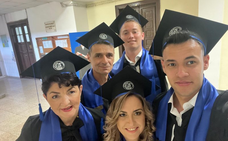 Șefă de promoție cu media 10, la 61 de ani! Absolventă de facultate din Cluj-Napoca