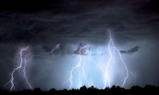 Vremea se schimbă radical în aproape toată țara. Cod galben de ploi torențiale, vânt și vijelii puternice