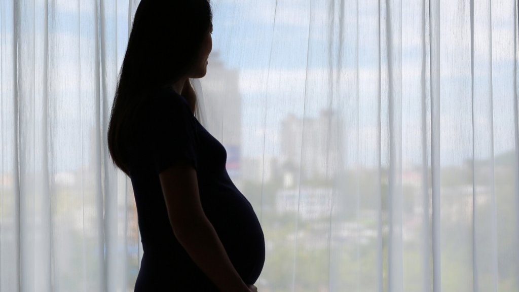 România, ţara care are cea mai tânără bunică. La 23 de ani are copii cu copii / Fetiţe cu sarcini la 12 ani