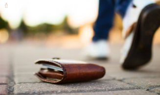 Polițiștii din Cluj-Napoca au recuperat un portmoneu cu 15.000 de lei. Locul unde l-a pierdut proprietarul