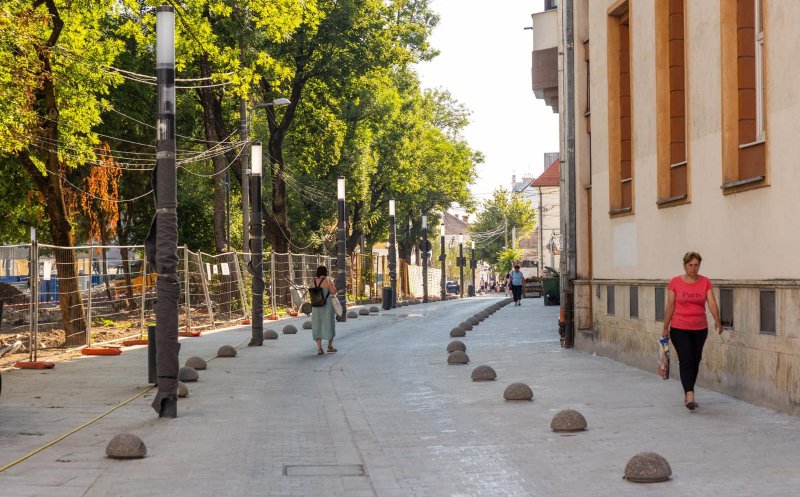 August redeschide circulația auto în zona parcului din centrul Clujului