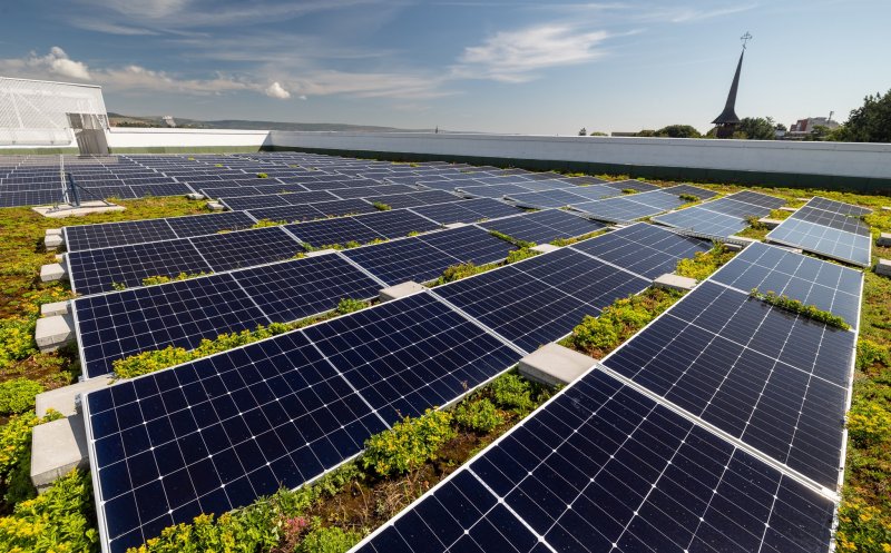 Unde sunt panouri fotovoltaice în Cluj-Napoca: Producţia estimată de energie electrică este de 393,87 MWh/an