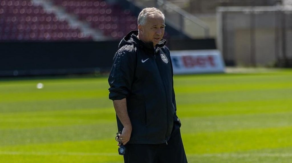 Acuzele lui Petrescu sunt contrazise de statistică. De câte ori a arbitrat Bîrsan duelurile CFR Cluj - CS U Craiova
