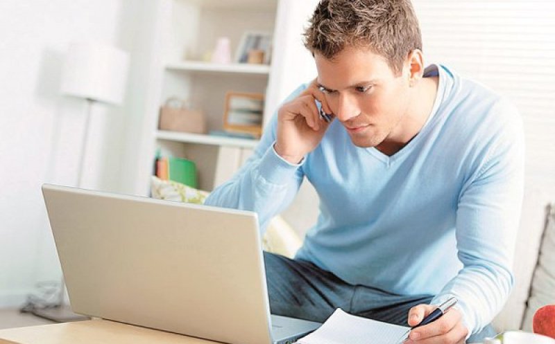 Studiu: Peste 35% dintre cei care aplică pentru un job nu vorbesc fluent o limbă străină, iar peste 17% nu au competenţe digitale