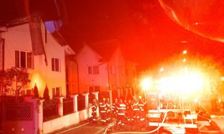 INCENDIU puternic în Cluj-Napoca: Intervenție cu 5 autospeciale / Bărbat rănit, transportat la spital