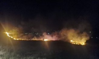INCENDIU în Baciu noaptea trecută