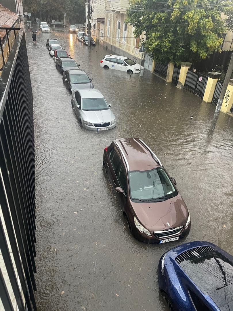 Bilanț final ISU Cluj după furtuna de marți. Unde au intervenit pompierii la evacuarea apei