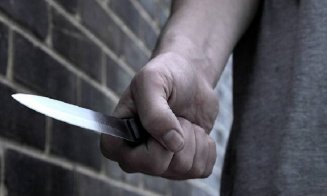 Cluj: Băiat de 15 ani, arestat pentru tâlhărie și furt. Teroriza victimele cu un cuțit într-un parc