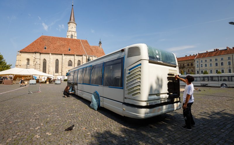 Două autobuze CTP din Cluj-Napoca, transformate în opere de artă urbană