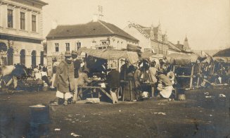 "Vederi din Cluj". O zi de târg, din perioada 1900-1904