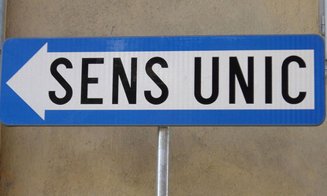 Noi reglementări de circulație pe strada Semenicului