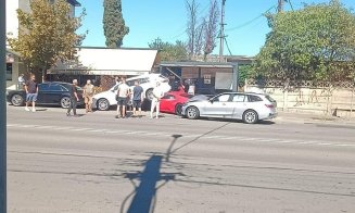 Un bolid Lamborghini a fost făcut praf într-un accident cu patru mașini pe strada Câmpina. IMAGINI SPECTACULOASE
