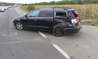 Accident GRAV între o mașină și o motocicletă pe un drum din Cluj. Două victime, una inconștientă/ S-a solicitat elicopterul SMURD