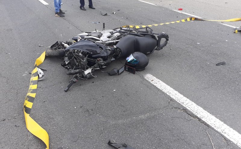 Accident GRAV între o mașină și o motocicletă pe un drum din Cluj. Două victime, una inconștientă/ S-a solicitat elicopterul SMURD