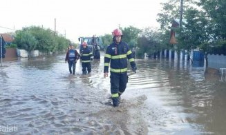 Ajutoare pentru românii afectați de inundații: 10.000 de lei de gospodărie. Bani suplimentari pentru familiile morților