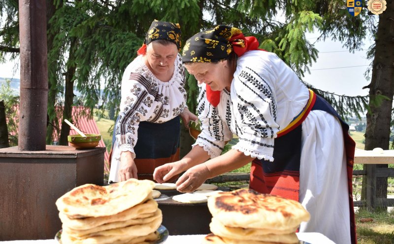 Cum se face cea mai bună plăcintă pe vatră, ca în Mărișel: o delicatesă a bucătăriei tradiționale