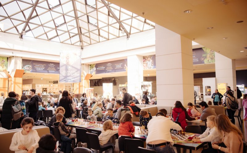 „Șah în Școală” revine la Iulius Mall în luna octombrie. Înscrie-te la una dintre cele mai așteptate competiții dedicate sportului minții!